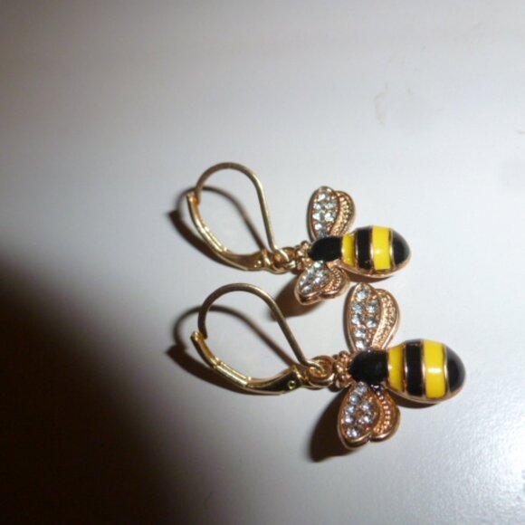 NEW Adorable enamel and rhinestone bee leverback dangle earrings - Picture 4 of 4